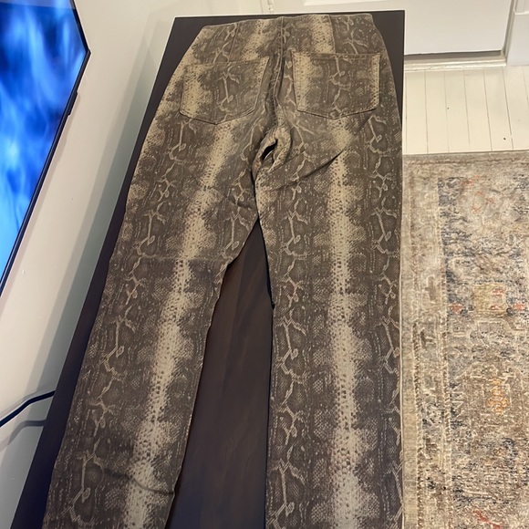 Reformation High-Rise Niki Jeans Size 28 - Picture 8 of 9